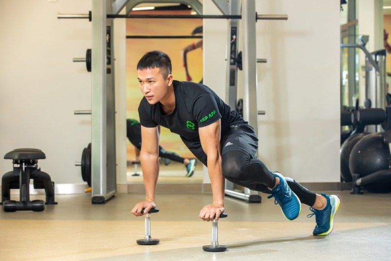 cậu nhỏ nổi mụn đỏ