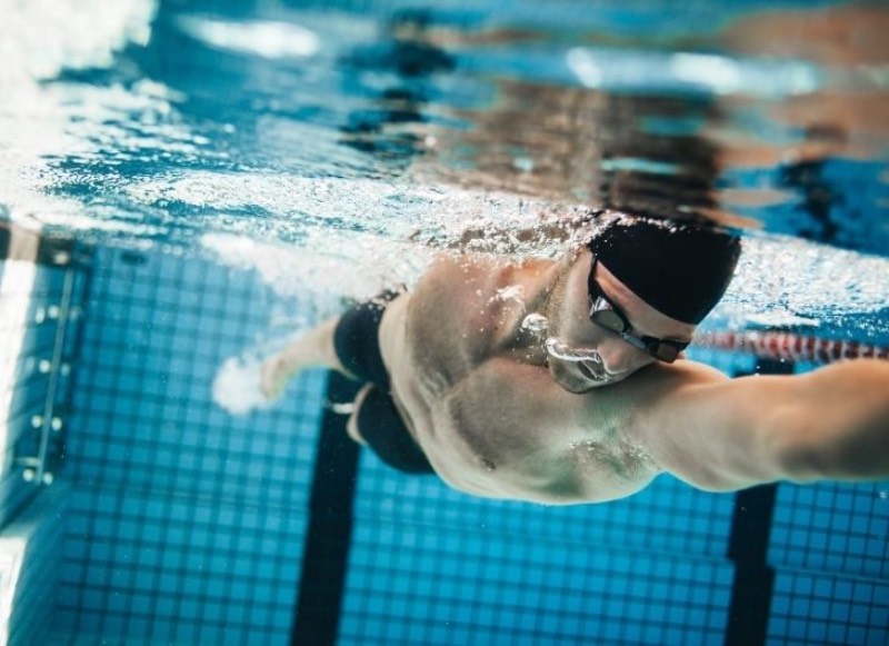 Bơi lội cũng là bài tập phù hợp nam giới rối loạn cương dương
