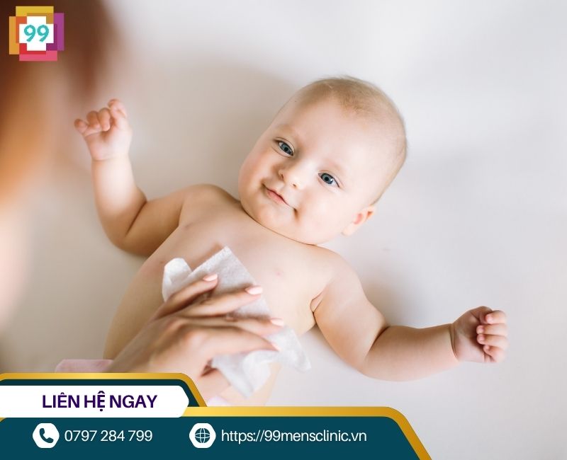 Vệ sinh vùng kín của bé chưa đúng cách